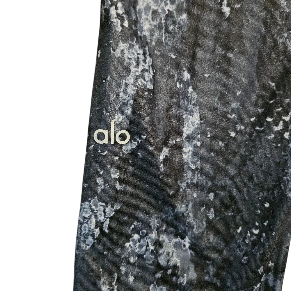 Alo Leggings Size Medium - Picture 3 of 3